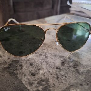 Ray-Ban Gold Aviator Sunglasses
